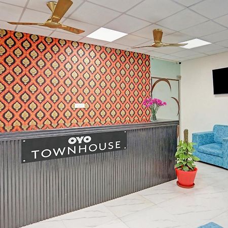 Hotel O Heritage Inn Ноида Екстериор снимка