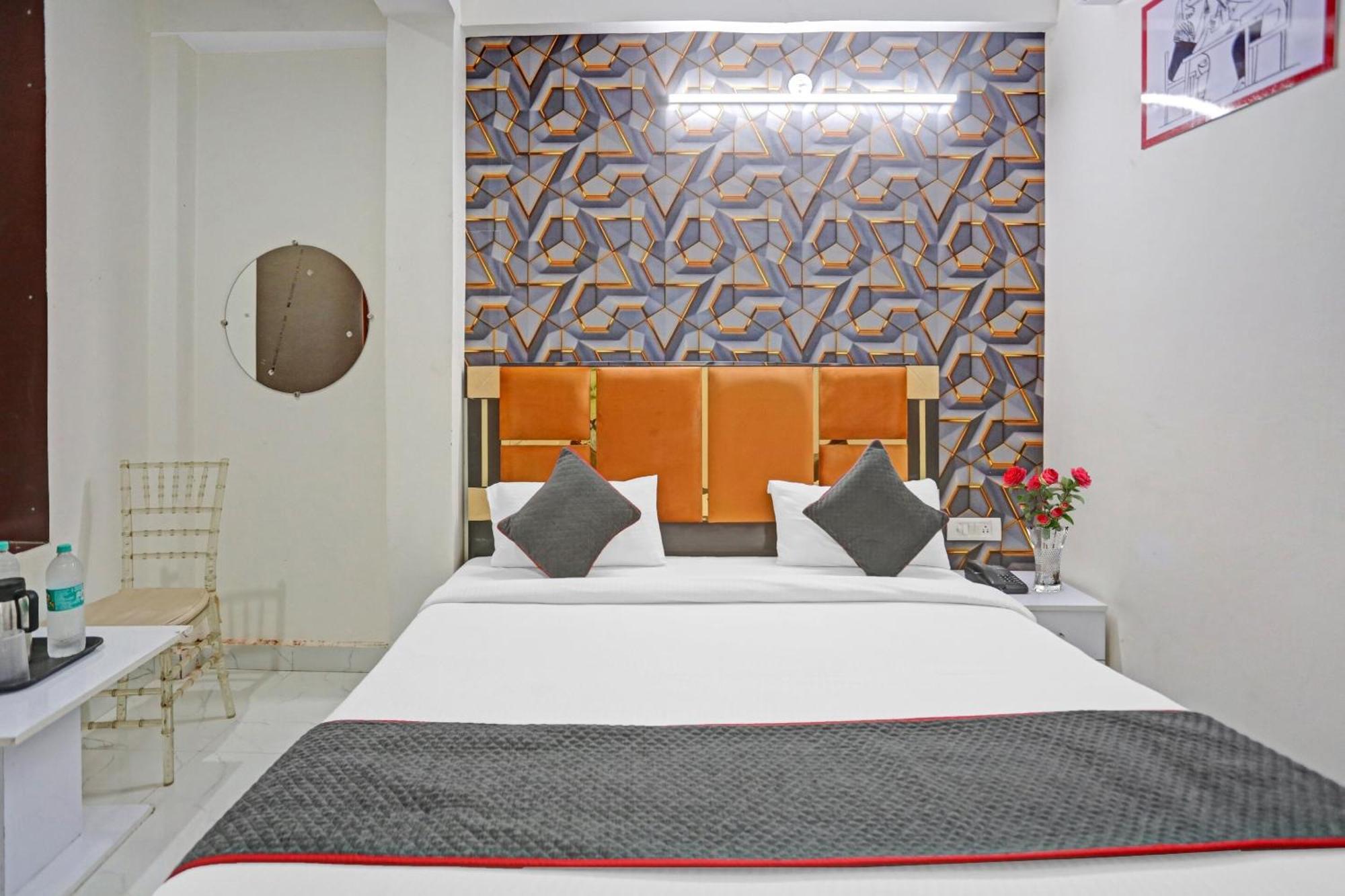 Hotel O Heritage Inn Ноида Екстериор снимка
